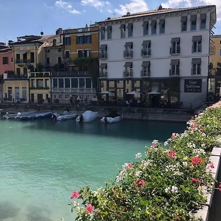 Con Piscina A 5 Minuti Dal Centro Appartement
