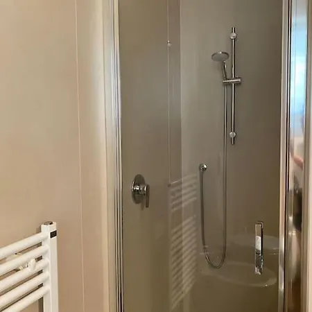 Con Piscina A 5 Minuti Dal Centro Appartement Peschiera del Garda